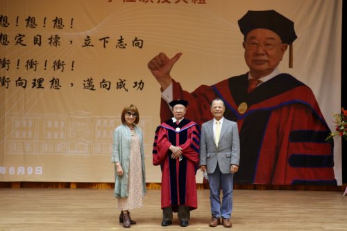 111年6月9日楊榮川先生名譽博士學位頒授典禮-8