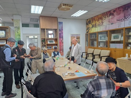 師院48級普三丁返校歡慶母校125歲生日